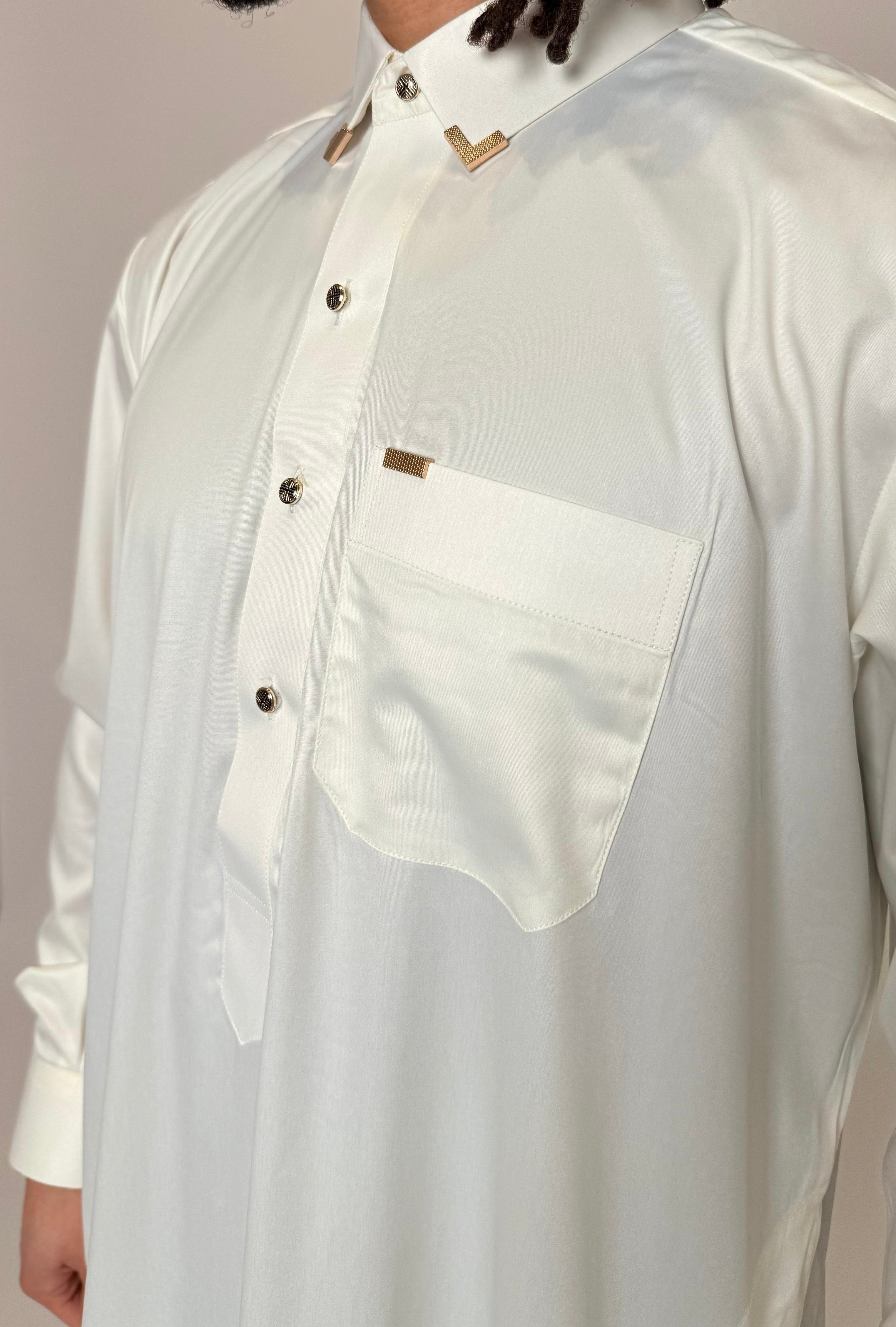 Blanc cassé avec bouton